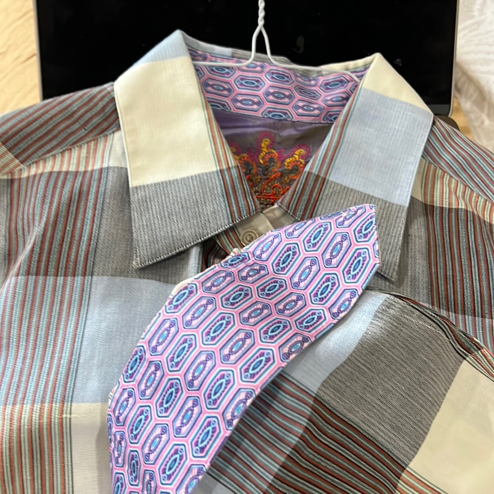 Robert Graham Striped Flip Cuffs Embroidered Label Mens Button Down SZ LG